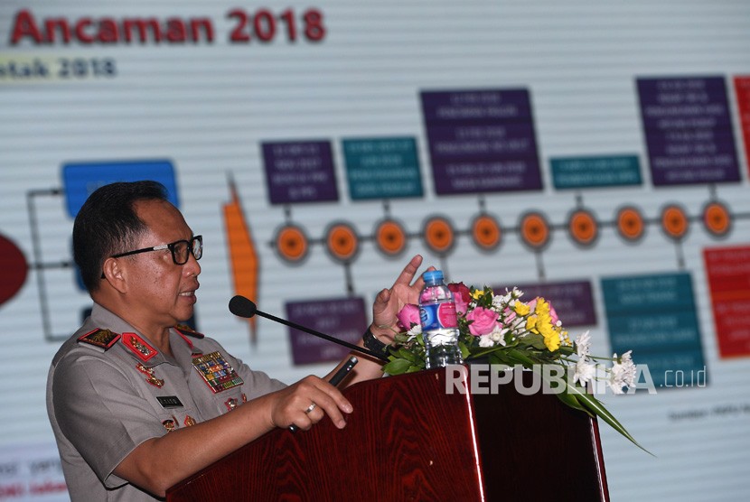 Kapolri Jenderal Pol Tito Karnavian memberikan konferensi pers akhir tahun di Mabes Polri, Jakarta, Jumat (29/12). 