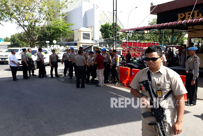 Kapolri Jenderal Pol Tito Karnavian mengunjungi Mapolda Riau, Kamis (17/5).
