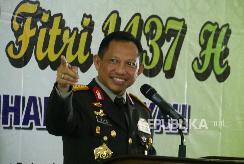 Kapolri Jenderal Pol Tito Karnavian menyampaikan kata sambutannya pada acara Silaturahmi Idul Fitri 1437 H Pimpinan Pusat Muhammadiyah di Jakarta, Senin (18/7).   (Republika / Darmawan)