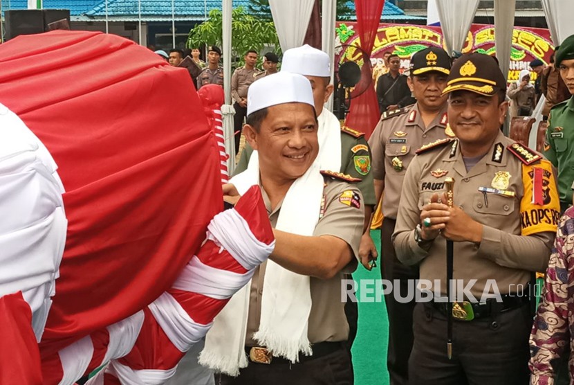 Kapolri Jenderal Polisi Muhammad Tito Karnavian saat melakukan kunjungan ke Jambi meresmikan Masjid Baiturrahman di Mapolresta Jambi, Jumat (23/3). 