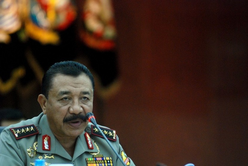 Kapolri Jenderal Polisi Timur Pradopo berbicara pada rilis akhir tahun 2012 di Mabes Polri, Jakarta, Jumat (28/12).