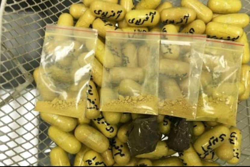 Kapsul yang berisi heroin ditemukan di perut dua penumpang yang akan terbang ke Inggris dari Bandara Riyadh, Arab Saudi