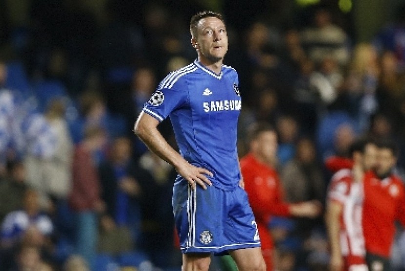 Kapten Chelsea,  John Terry.