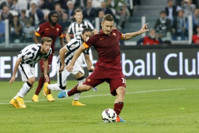 Kapten Francesco Totti.