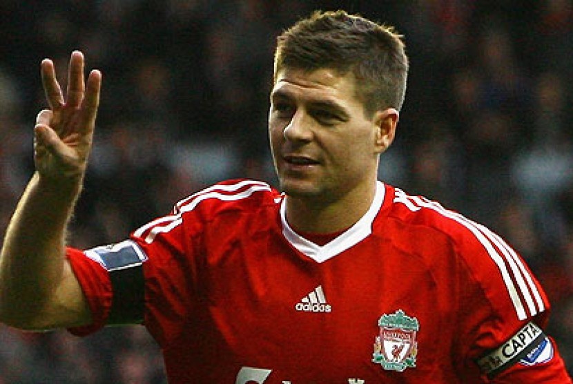 Kapten Liverpool Stevan Gerrard.