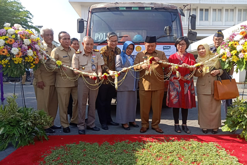 Karantina Pertanian Surabaya melepas ekspor pakan ternak ke Timor Leste.