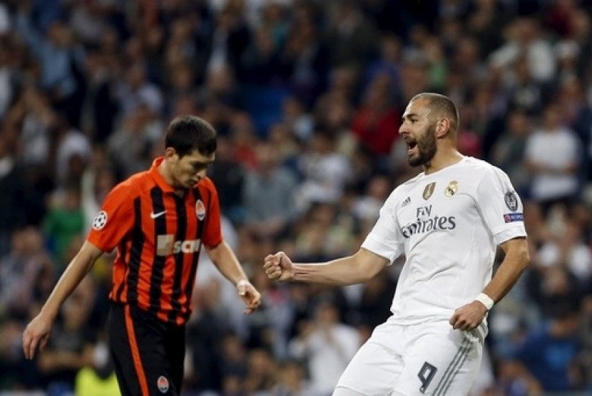 Karim Benzema bereaksi usai membobol gawang Galatasaray