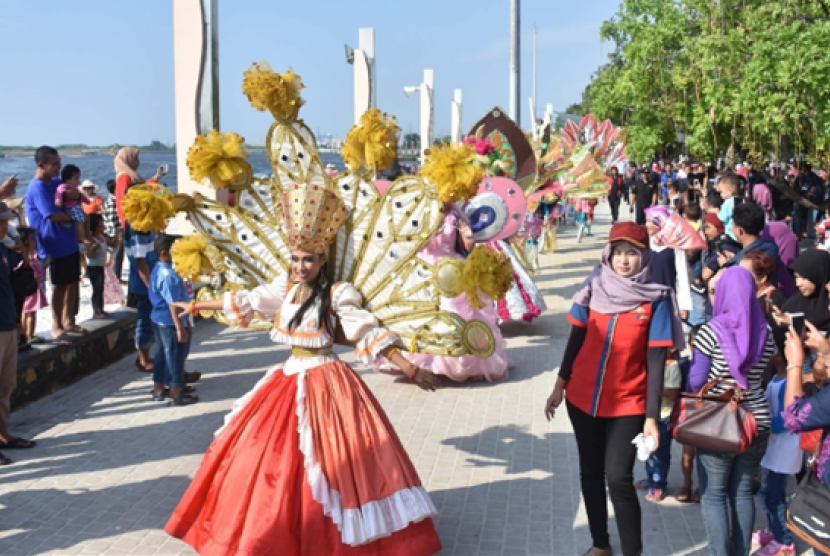 Karnaval di pantai Lagoon Ancol (ilustrasi).