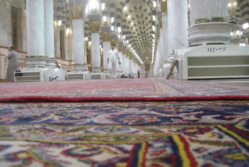 Karpet di Masjid Nabawi.