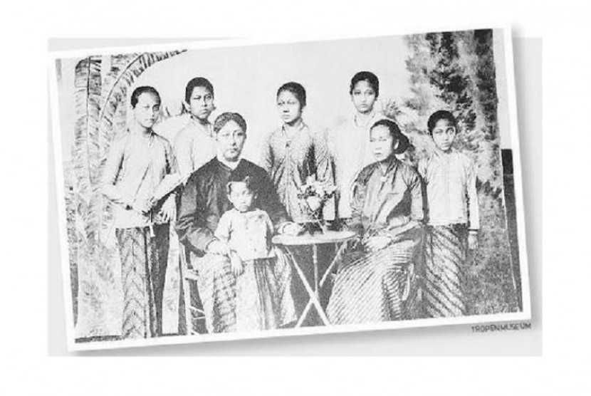 Kartini dan keluarganya