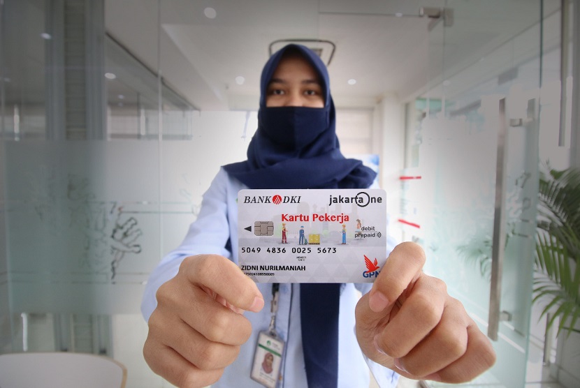 kartu pekerja DKI (ilustrasi).  Sebanyak 59 karyawan PT Food Station Tjipinang Jaya menerima kartu pekerja Jakarta di Kantor Layanan Bank DKI yang ada di Komplek Pasar Induk Beras Cipinang (PIBC)