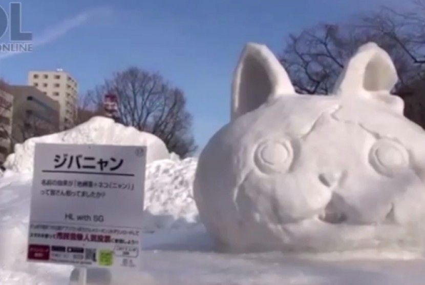 Karya seni es di 'Sapporo Snow Festival 2015'