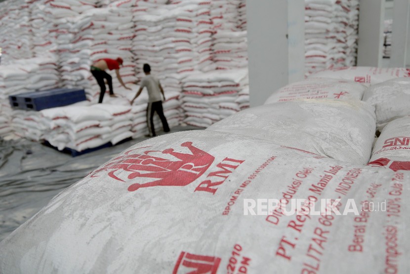 Harga gula pasir naik di Cirebon karena belum masuk musim giling tebu milik petani (Foto: gula pasir)