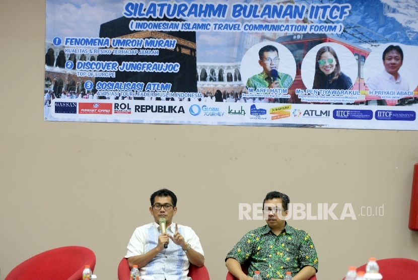  Direktur Pengkajian dan Kebijakan Komisi Pengawas Persaingan Usaha (KPPU) Taufik Ahmad (kanan) dan Kasubdit Pembinaan Haji dag Umrah Kemenag M Arfi Hatim menjadi narasumber saat silaturahim bulanan IITCF di Jakarta, Sabtu (11/2).