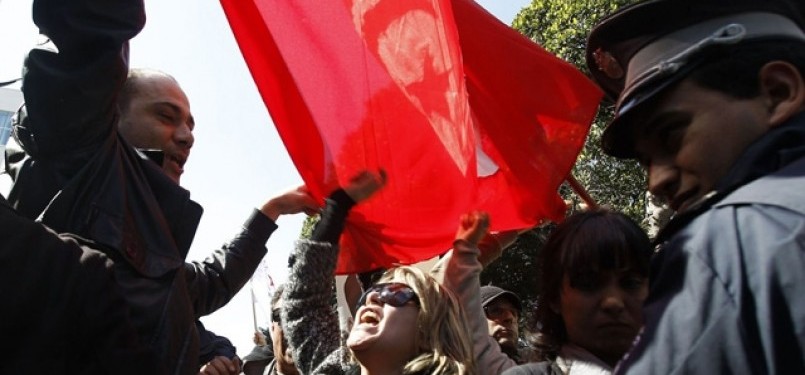 Kaum sekuler Tunisia demo menolak negara islam