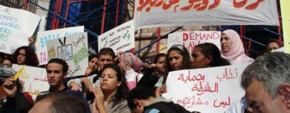 Kaum wanita Mesir ketika berunjuk rasa menuntut para pelaku pelecehan seksual dihukum berat.