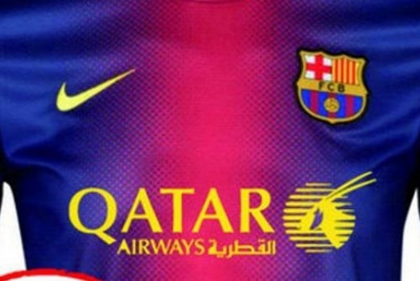 Kaus Barcelona dengan Logo Qatar Airways