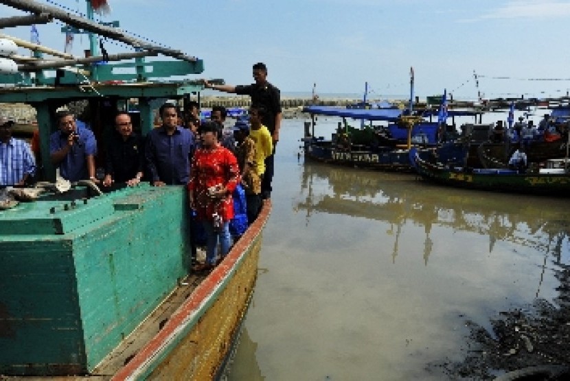 Kawasan Tempat Pelelangan Ikan (TPI)Pasir Putih, Cilamaya, Karawang, Selasa (16/4).