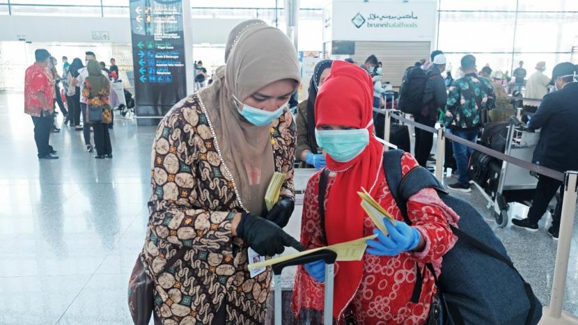 Pekerja Migran Indonesia (PMI) mulai pulang kampung melalui sejumlah bandara.