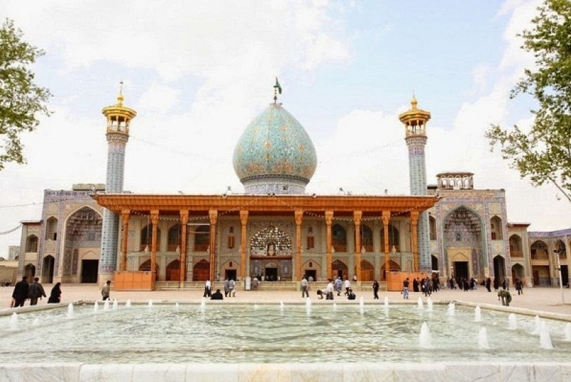 Keagungan Masjid Shah-e-Cheragh ini terdengar hingga penjuru dunia.