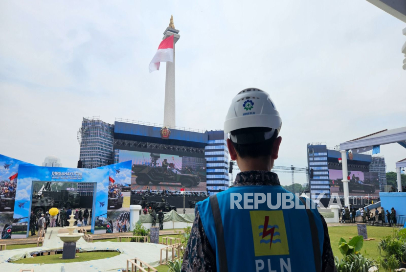 Keandalan pasokan listrik PT PLN (Persero) menjadi faktor penting dalam kesuksesan peringatan Hari Ulang Tahun (HUT) ke-80 Tentara Nasional Indonesia (TNI) di Monumen Nasional (Monas), Jakarta, Ahad (5/10/2025).