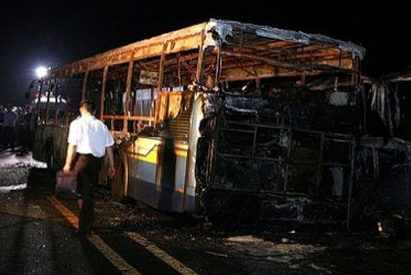 Kebakaran bus di Cina. 