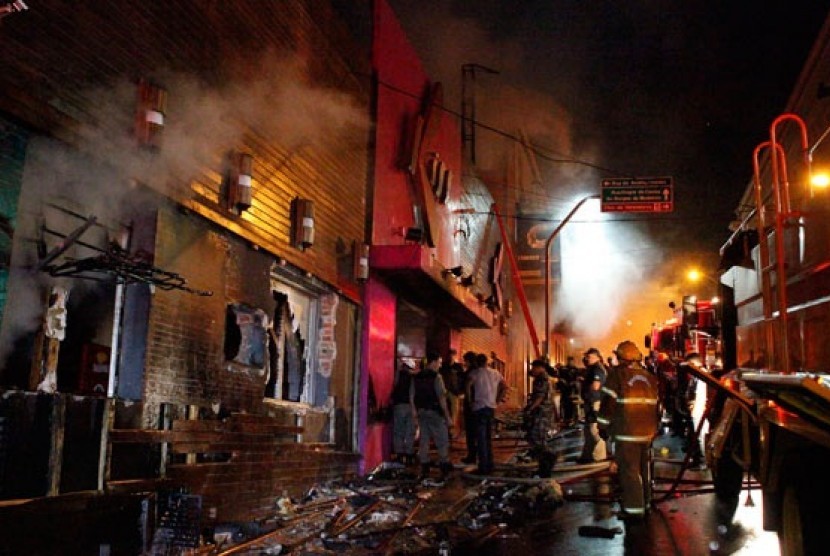 Kebakaran di sebuah nightclub Santa Maria, Brasil 