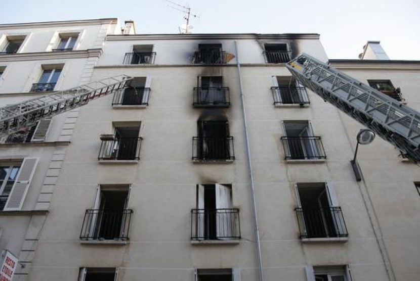 Kebakaran terjadi di gedung apartemen di utara Paris, Prancis, Rabu (2/9) dini hari waktu setempat. Akibatnya delapan orang tewas, Rabu (2/9) dini hari.