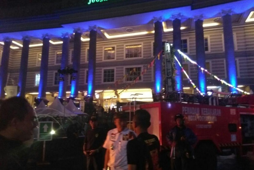 Kebakaran terjadi di Jogja City Mall DIY, Rabu (27/9) malam.