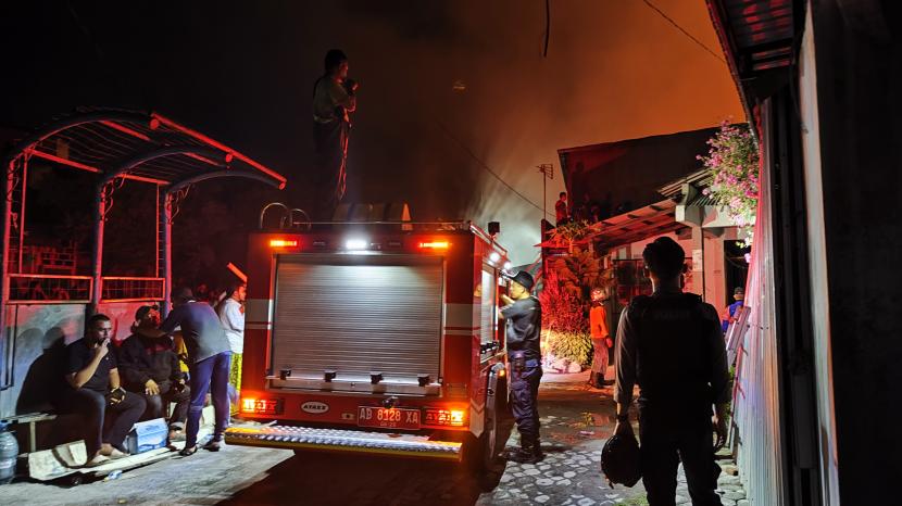 Kebakaran yang terjadi di Kampung Joyosudiran Solo.