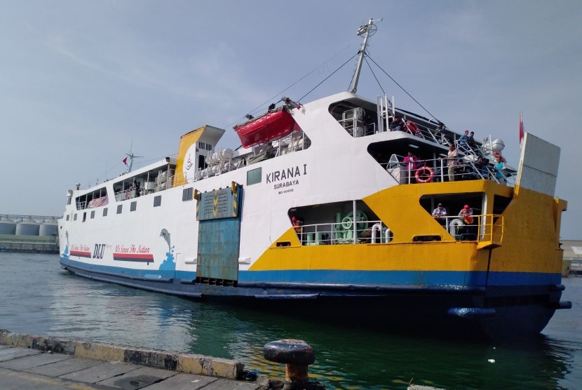 Kapal PT Dharma Lautan Utama (DLU) (ilustrasi). Perusahaan pelayaran PT Dharma Lautan Utama (DLU) Cabang Batulicin menyiapkan 45 kapal untuk menghadapi angkutan Lebaran 2023 ke seluruh daerah di Indonesia termasuk Kabupaten Tanah Bumbu, Kalimantan Selatan.