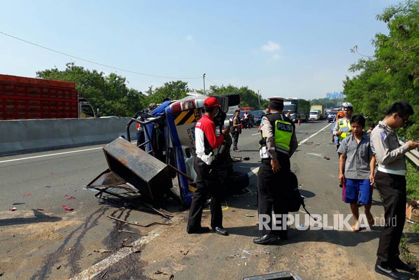  Kecelakaan beruntun mewarnai gelaran olah tempat kejadia  perkara (TKP) di KM 91 Tol Cipularang, Desa Cibodas, Kecamatan Sukatani, Purwakarta (Ilustrasi).