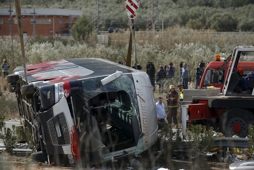Kecelakaan bus program pertukaran mahasiswi Erasmus di Spanyol, Ahad (20/3)