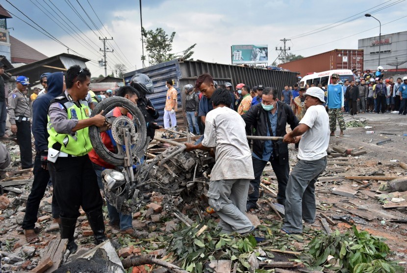 Korban Tewas Kecelakaan Bus Indonesia Bertambah | Republika Online