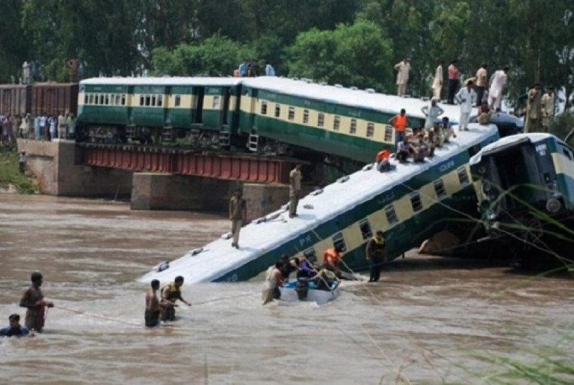Kecelakaan kereta api di Pakistan
