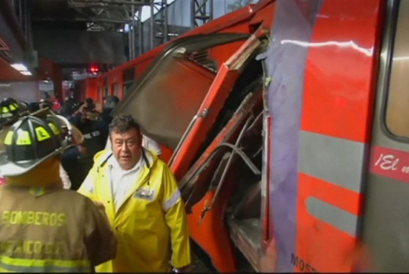 Kecelakaan kereta api metro di stasiun Mexico City
