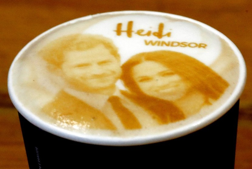 Kedai kopi di Windsor mengajikan kopi dengan latte art Pangeran Harry dan Meghan Markle. Windsor bersiap diri menyambut perkawinan akbar pada 19 Mei 2018.