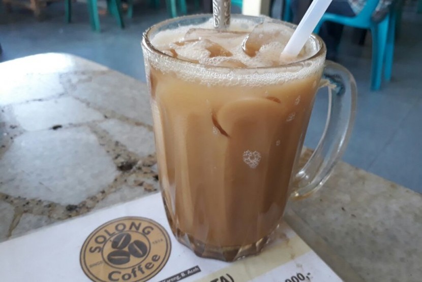 Kedai Solong Coffee menawarkan beragam minuman kopi.