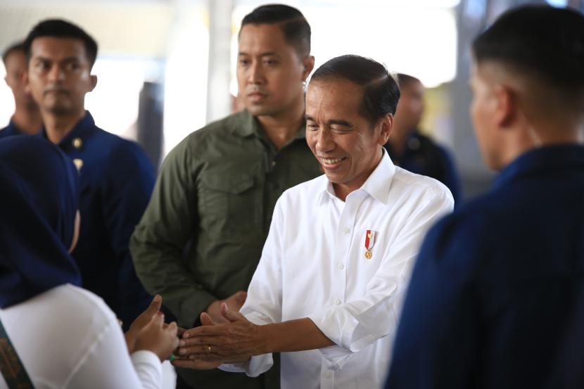 Kedatangan Presiden Joko Widodo (Jokowi) disambut semangat 5.000 nasabah PNM Mekaar dan tenaga pendamping atau Account Officer (AO).