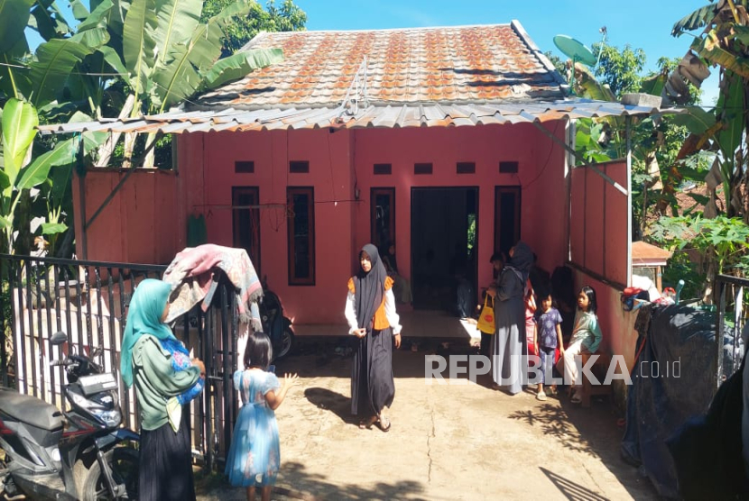 Kediaman Nurgaha (20), Bobotoh Asal Kampung Cipari, RT 03/RW 06, Desa Mukapayung, Kecamatan Cililin, Kabupaten Bandung Barat (KBB), Jawa Barat yang Meninggal Dunia Usai Mendapat Perawatan di RSHS Bandung karena Terjatuh dari Flyover Pasoepati.