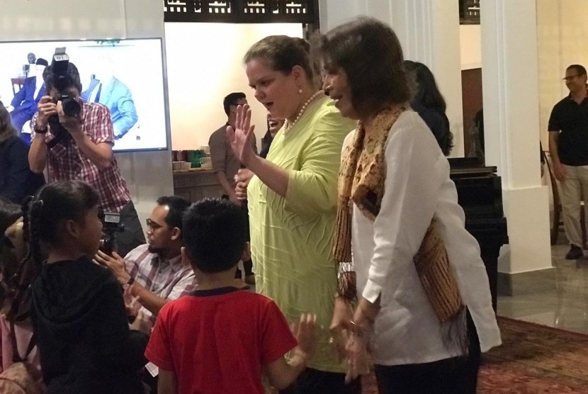 Kedutaan Besar Amerika Serikat di Jakarta mengadakan acara buka puasa bersama anak marjinal dan yatim piatu, Kediaman Dubes AS di Jakarta, Jumat (17/5).