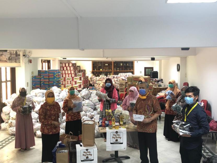 Kedutaan Besar Republik Indonesia (KBRI) di Kairo kembali menyalurkan bahan pokok dan bantuan langsung tunai (BLT) untuk meringankan beban para warga negara Indonesia (WNI) di Mesir yang terdampak secara ekonomi akibat pandemi Covid-19, Senin (18/5) waktu setempat