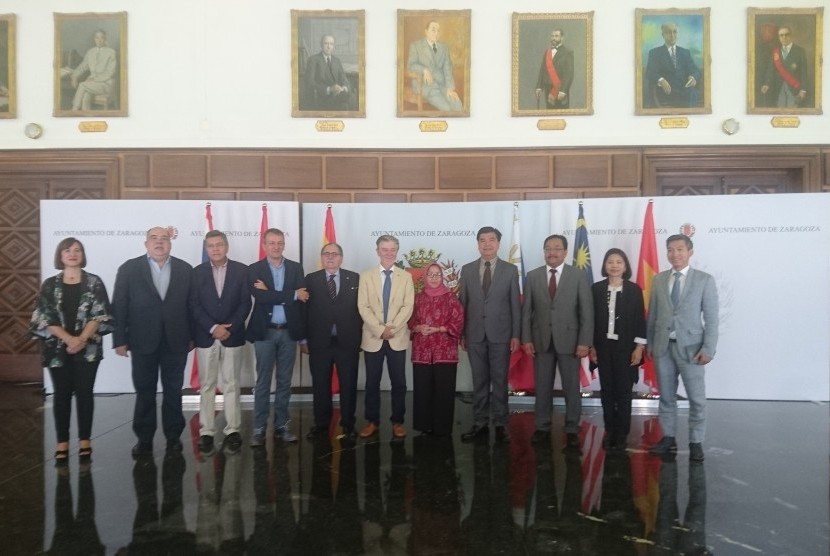 Kedutaan Besar RI Madrid selaku Koordinator ASEAN Committee in Madrid (ACM), bersama dengan empat Kedubes ASEAN lainnya di Madrid, yakni Filipina, Malaysia, Thailand dan Vietnam menyelenggarakan Forum Bisnis di Madrid pada 28 Juni 2017 dan Zaragoza pada 4 Juli 2017. 