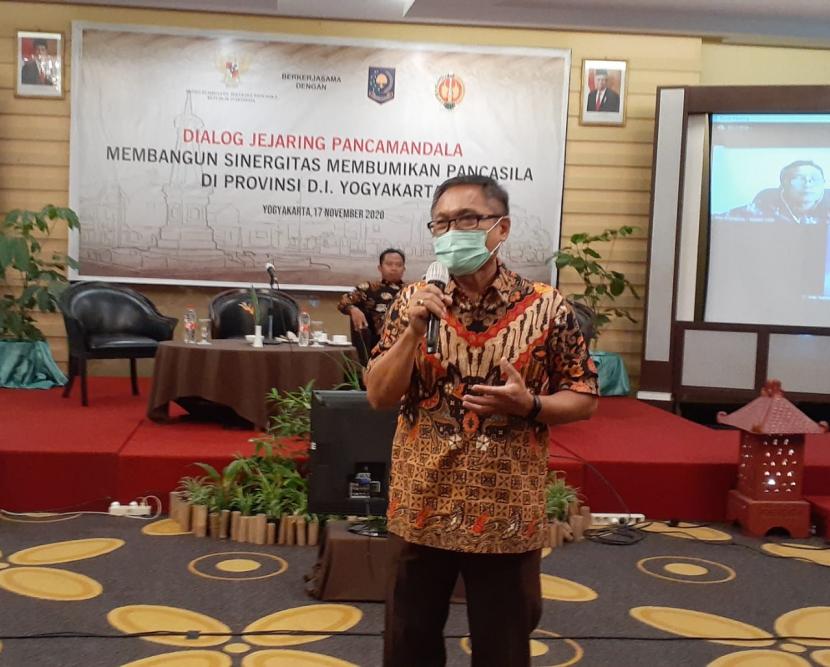 Kegelisahan Pembina Pramuka Ada Pemuda tak Kenal Pancasila. Foto: Wakil Ketua Kwartir Daerah Gerakan Pramuka DI Yogyakarta Sri Budoyo pada acara Dialog Jejaring Pancamandala; Membangun Sinergitas Membumikan Pancasila di Provinsi DI Yogyakarta di Yogyakarta, Selasa (17/11).