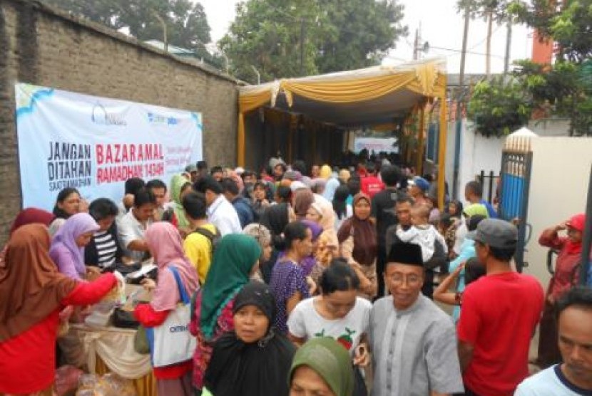 Kegiatan Bazar Murah PKPU di Cilandak, Ahad (21/7)