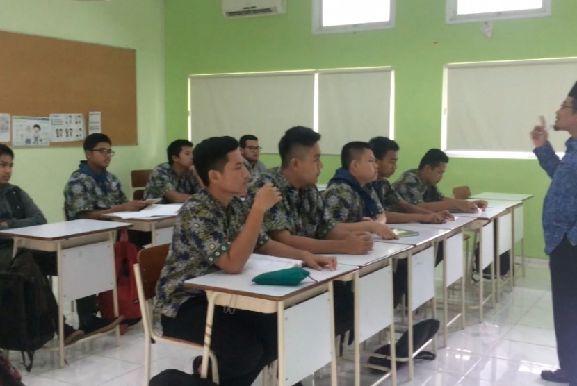 Kegiatan belajar mengajar di Sekolah Islam Terpadu Insan Cendekia Madani (ICM), Serpong
