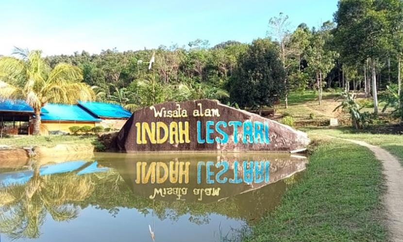 Kegiatan BSI Explore Universitas BSI Kampus Pontianak membantu publikasikan destinasi Wisata Alam Lestari dan Wisata Alam Gunung Ambawang di Desa Sungai Deras, Pontianak, Kalimantan Barat, melalui website pariwisata.