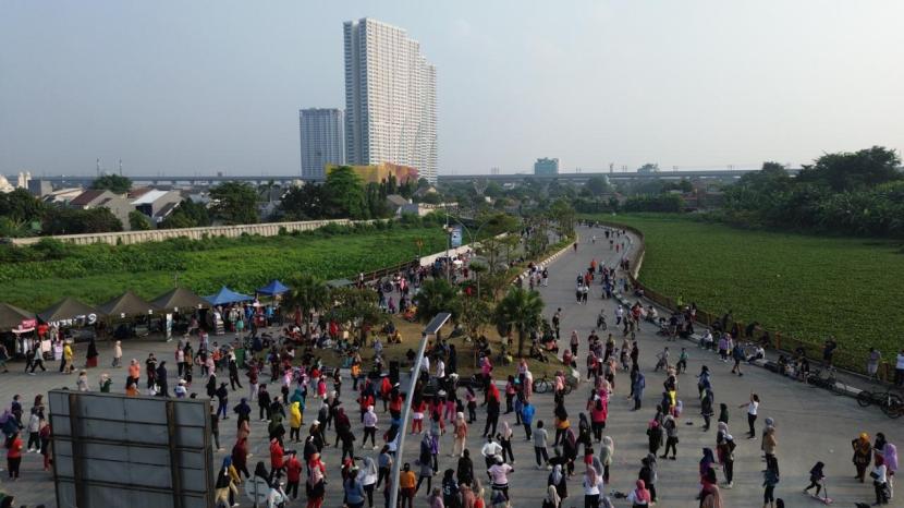 Kegiatan Car Free Day (CFD) bertajuk Lagoon Sports Day di Grand Kamala Lagoon, Bekasi.