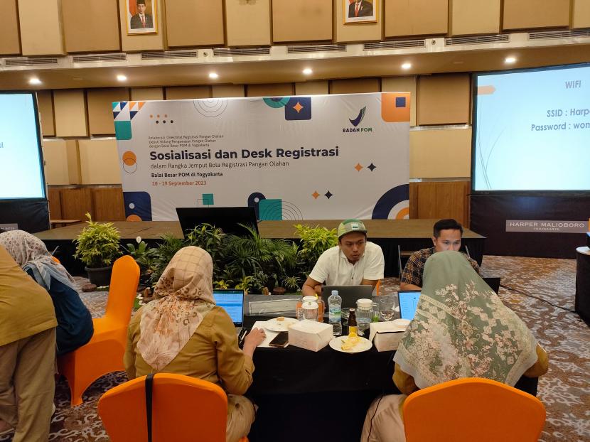 Kegiatan Crash Program dan Desk Registrasi Dalam Rangka Jemput Bola Registrasi Pangan Olahan di Hotel Harper Yogyakarta, Selasa (19/9/2023).