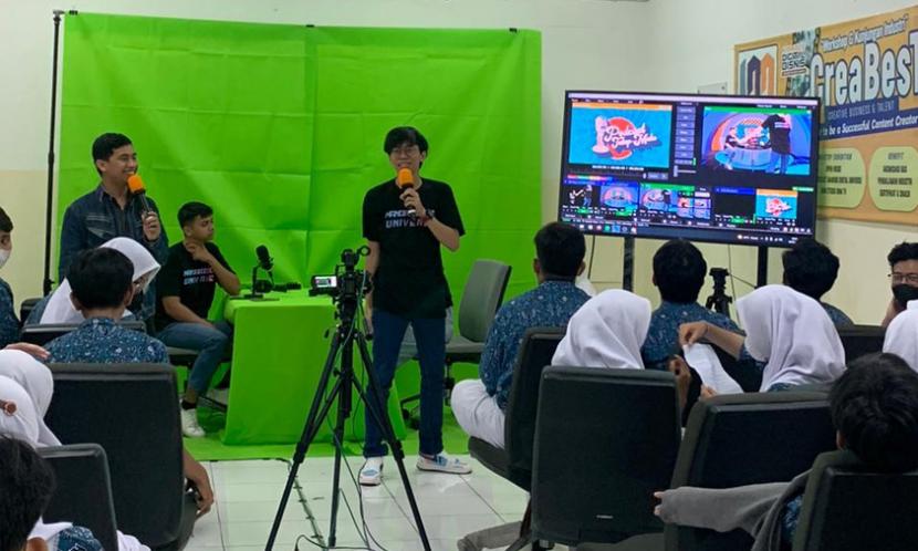 Kegiatan Creative Business & Talent (CreaBesT) hasil kolaborasi Mandiri Digital Universe (MDU) dan Universitas Nusa Mandiri (UNM), sedot antusias siswa sekolah.